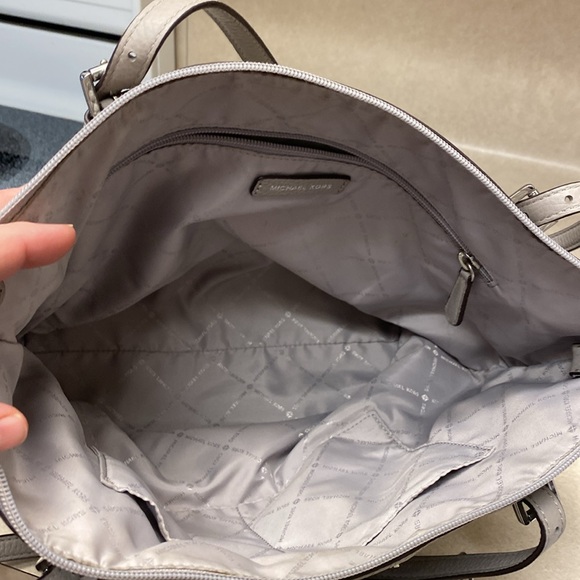 Michael Kors purse - Picture 5 of 5